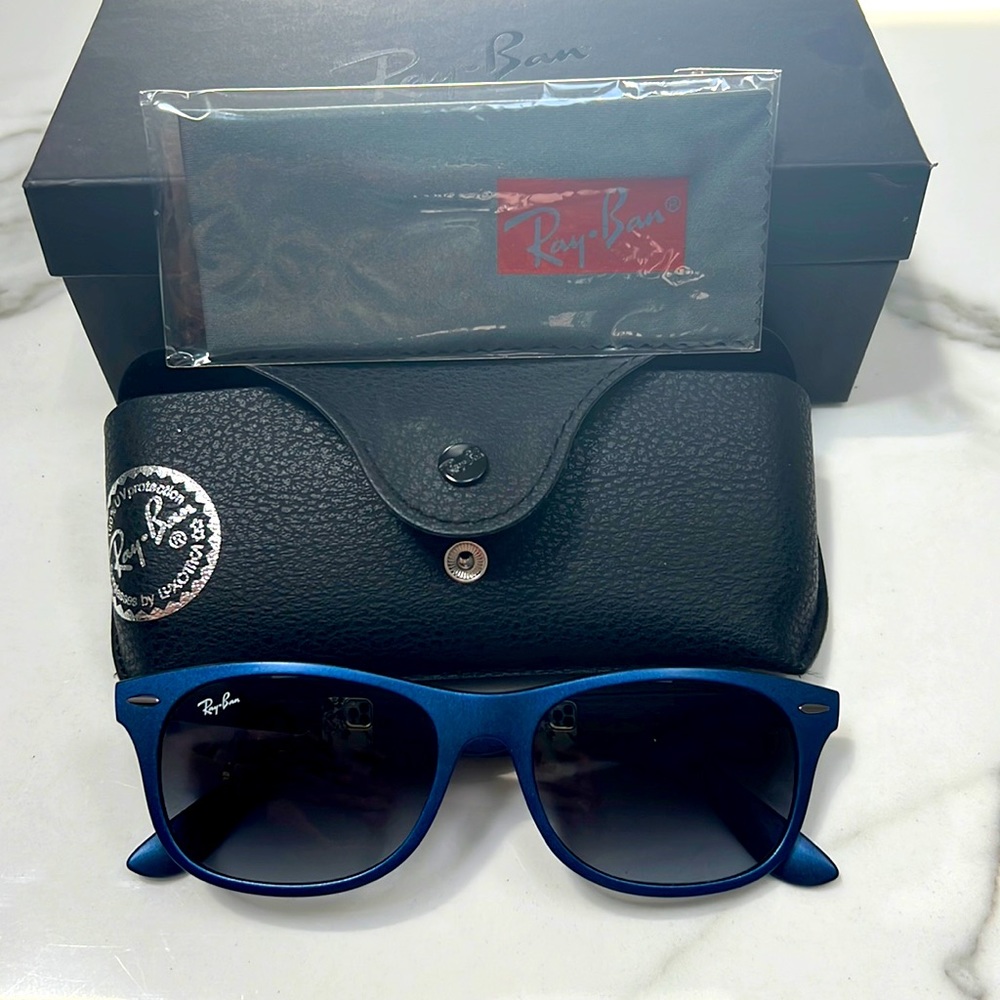 Brand new Ray Ban sunglasses with case and box
